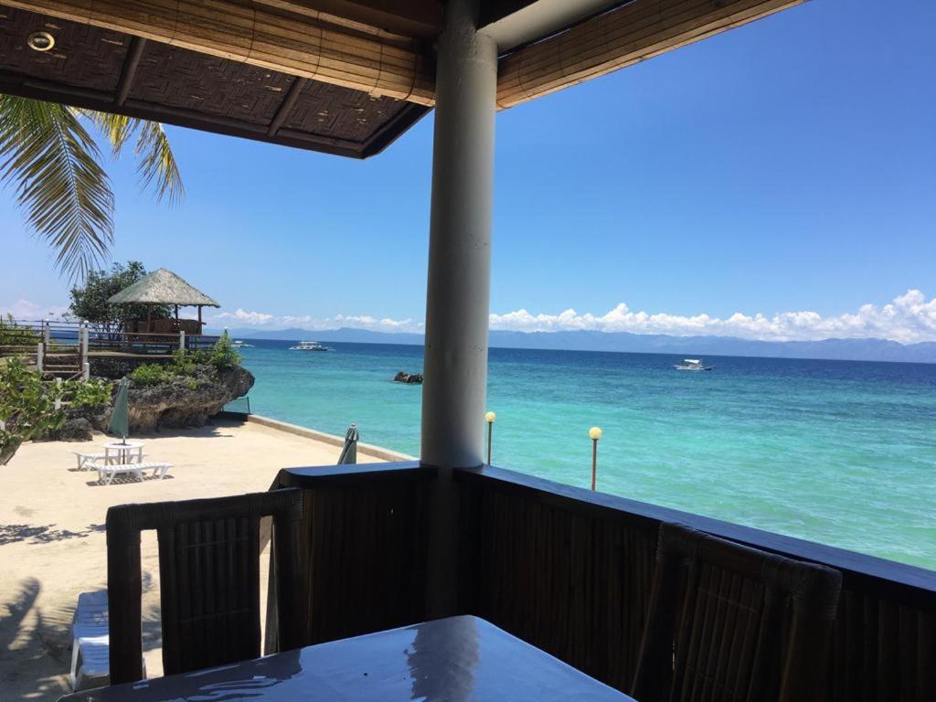 Tauig Beach Resort Moalboal Eksteriør bilde