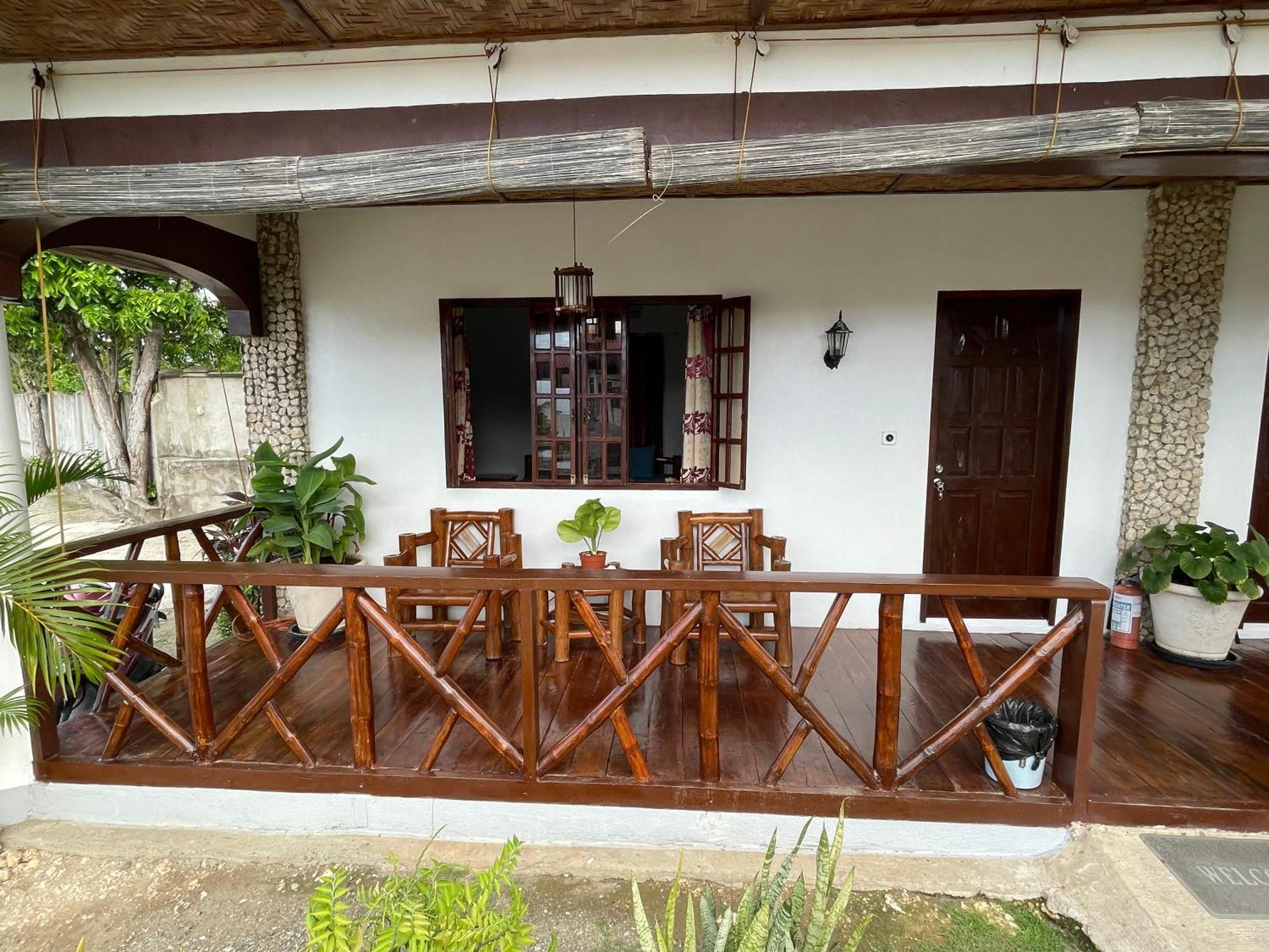 Tauig Beach Resort Moalboal Eksteriør bilde